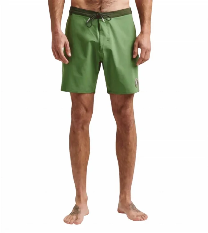 Chiller Boardshorts 17" In Jungle Green