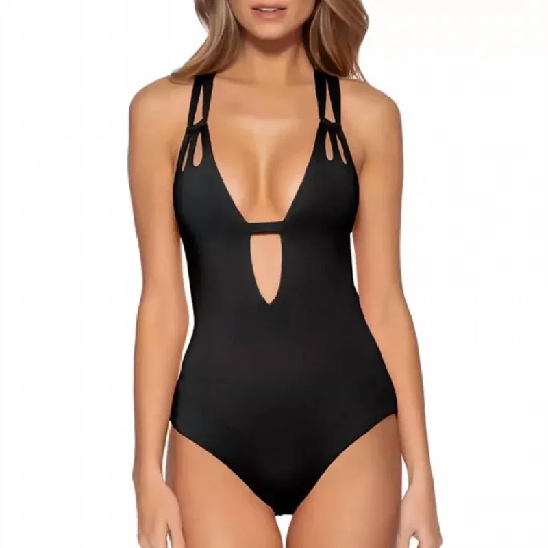 Skylar Plunge One Piece Swimsuit In Black